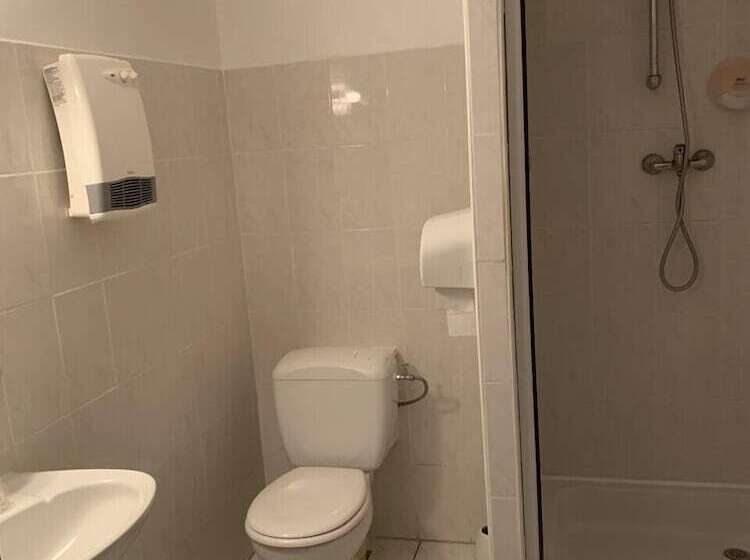 חדר סטנדרט נוף לגינה, Hôtel Le P'tit Monde