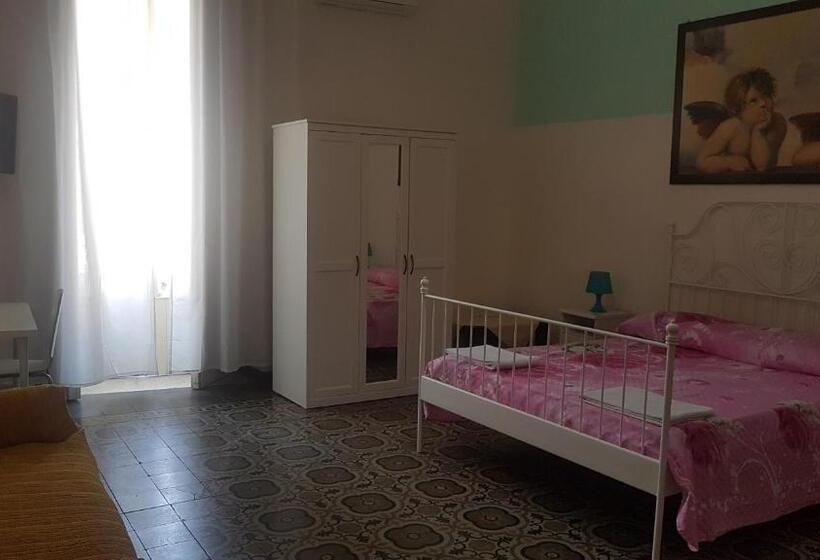 غرفة قياسية مع حمام خارجي, Lanza