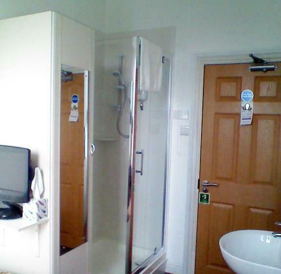 اتاق استاندارد یک تخته با سرویس بهداشتی مشترک, Mountbatten