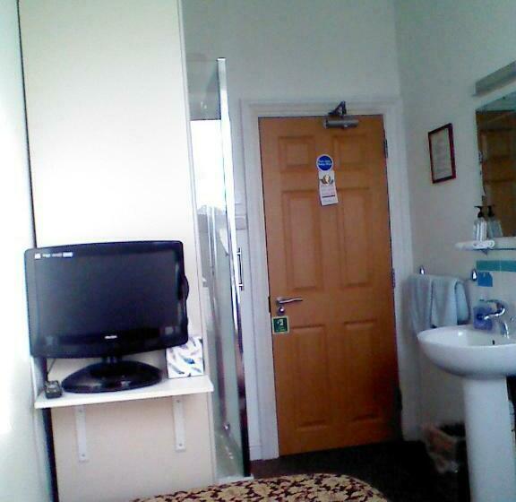 اتاق استاندارد یک تخته با سرویس بهداشتی مشترک, Mountbatten