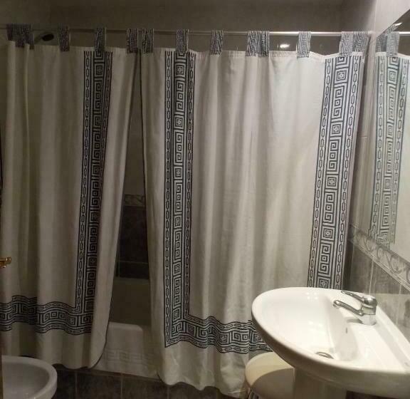 标准单人间, San Cristobal