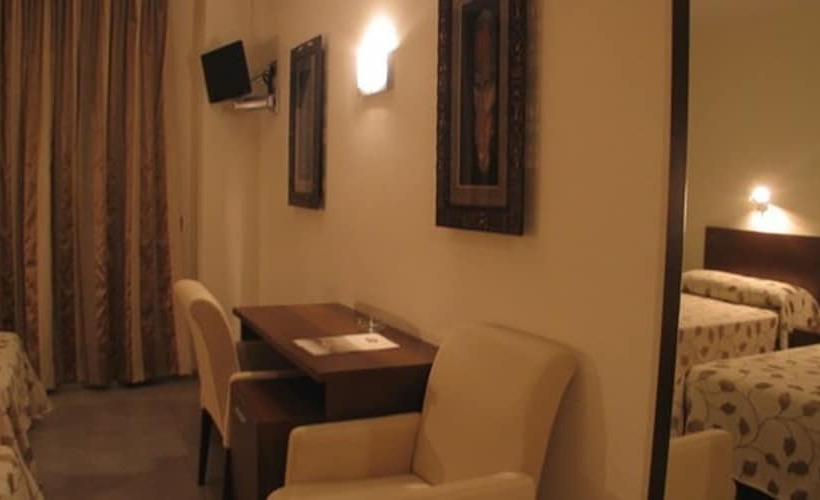 标准单人间, San Cristobal