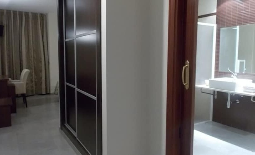 标准单人间, San Cristobal