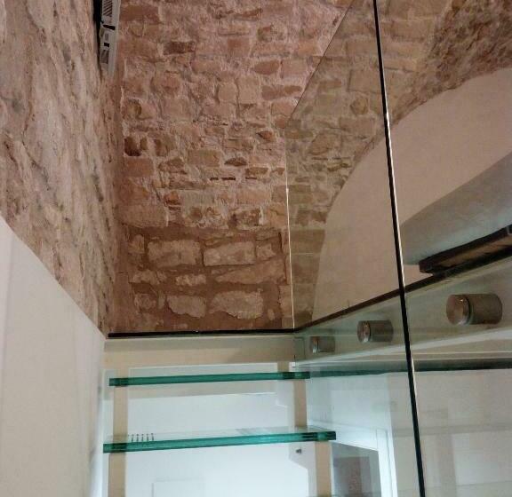 Négyszemélyes Standard Szoba Erléllyel, San Giorgio Modica