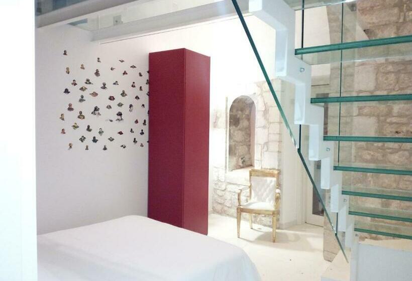 Négyszemélyes Standard Szoba Erléllyel, San Giorgio Modica