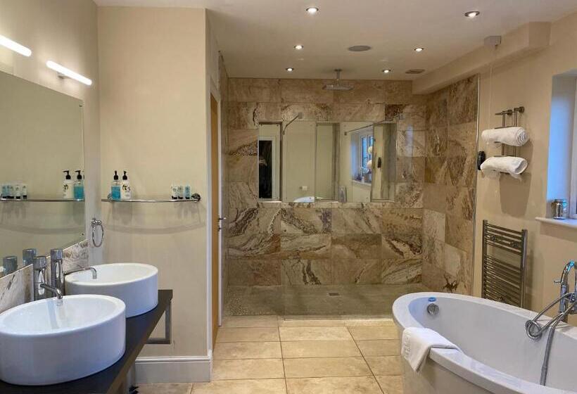 Люкс, Woodhouse Farm Lodge