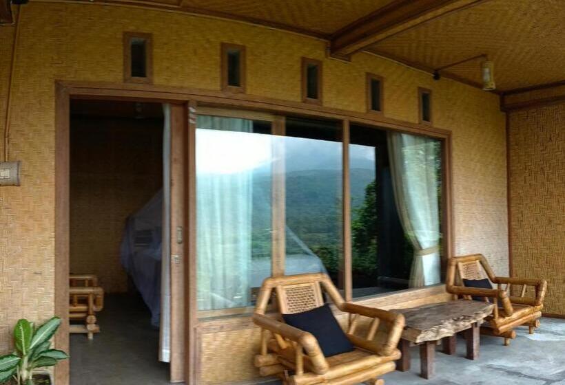 Номер Стандарт с Террасой, Kraras Munduk Guest House & Donbiyu Rendezvous Restaurant