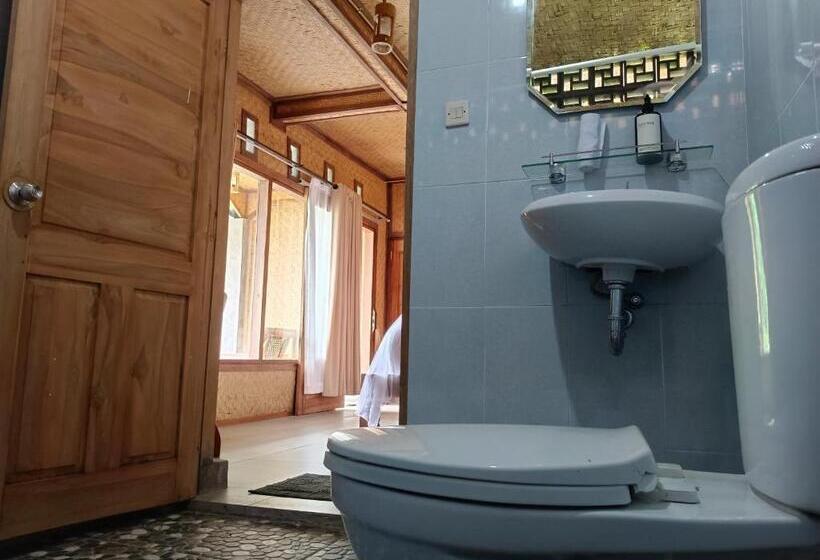 חדר סטנדרט עם טרסה, Kraras Munduk Guest House & Donbiyu Rendezvous Restaurant