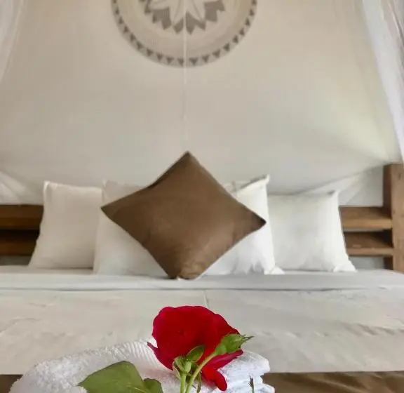バルコニー付きデラックスルーム, Kraras Munduk Guest House & Donbiyu Rendezvous Restaurant