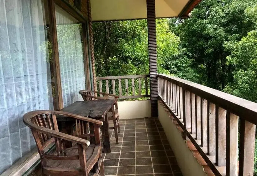 バルコニー付きデラックスルーム, Kraras Munduk Guest House & Donbiyu Rendezvous Restaurant