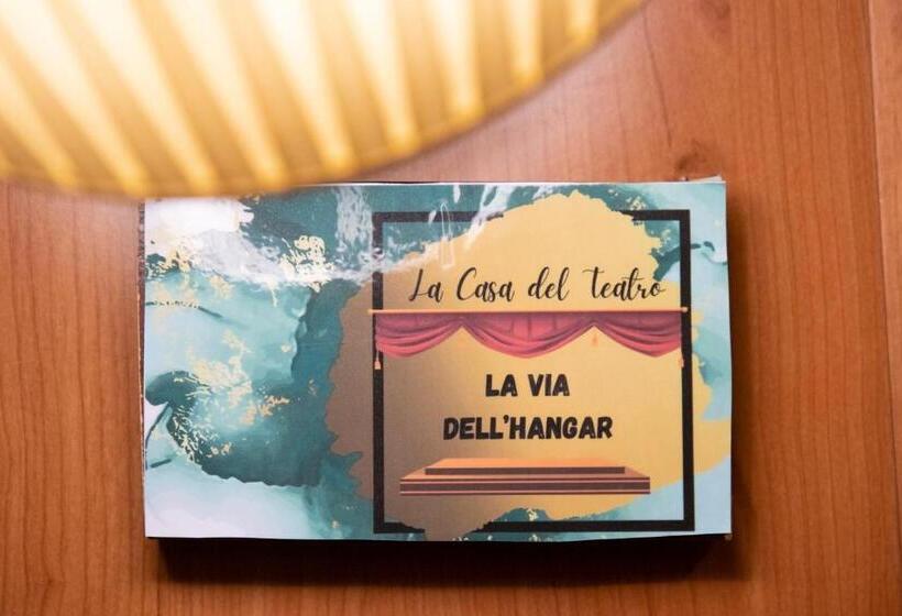 اتاق استاندارد, La Casa Del Teatro Hostel