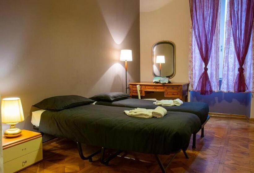 اتاق استاندارد, La Casa Del Teatro Hostel