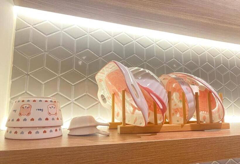 اتاق لوکس با تخت بزرگ, Ghé Home   Homestay Phú Yên