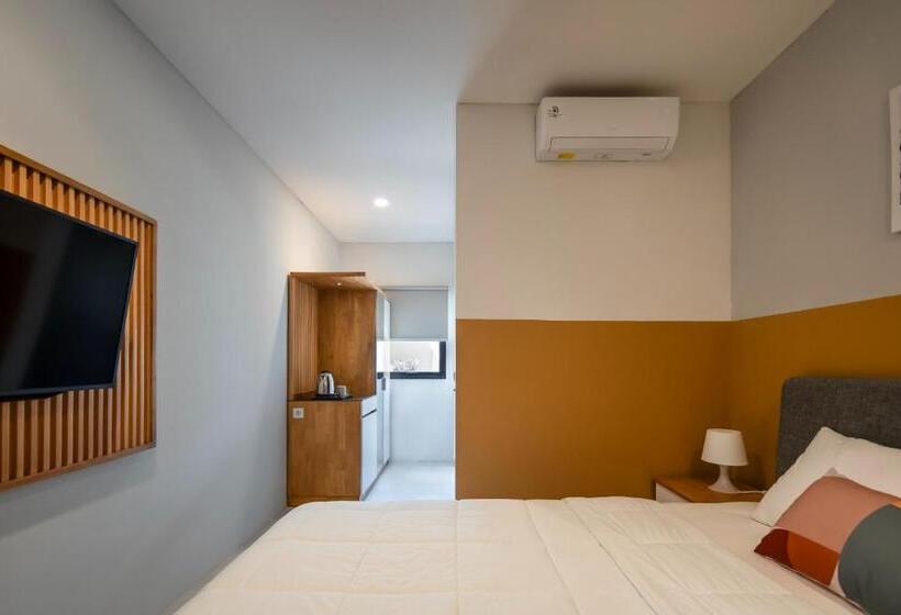 Quarto Deluxe, Cove Urbanier