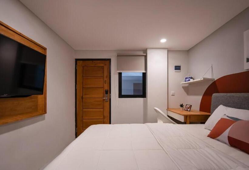 Quarto Deluxe, Cove Urbanier