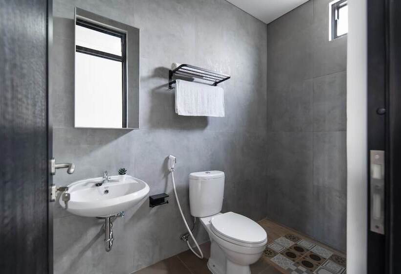 Quarto Deluxe, Cove Urbanier