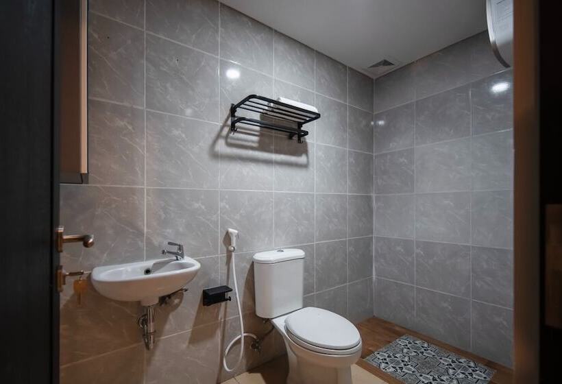 Quarto Deluxe, Cove Urbanier