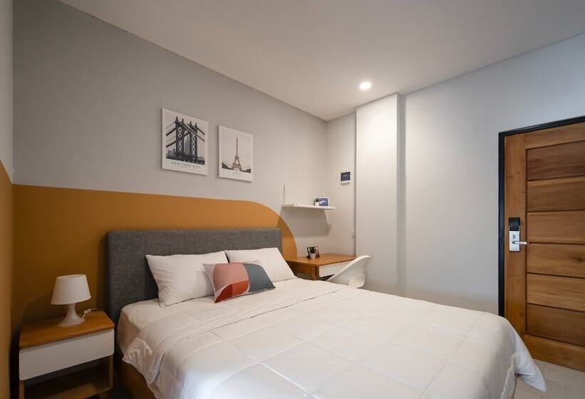 Quarto Deluxe, Cove Urbanier