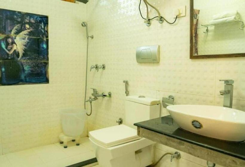 Трехместный Номер Классика, Oyo Banka Guest House