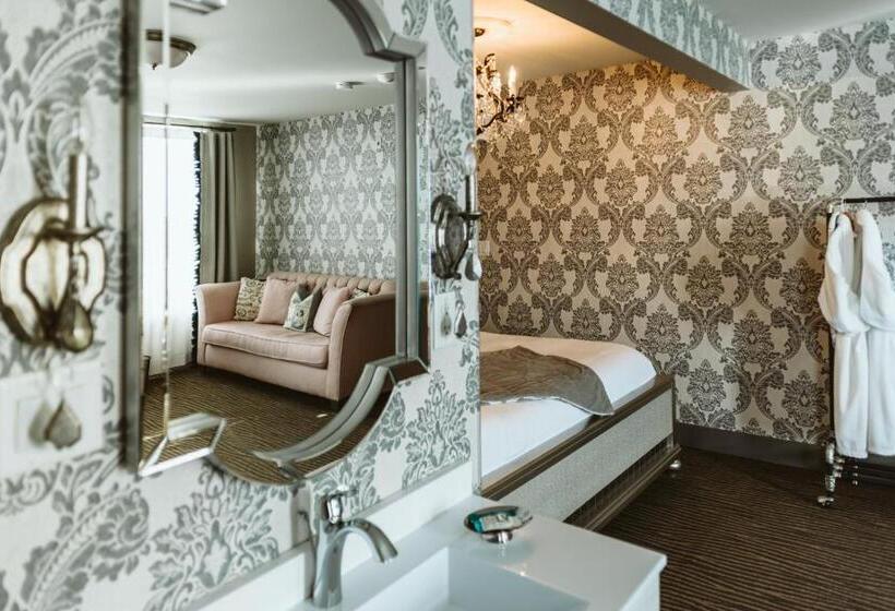 غرفة قياسية سرير كينج, The Grove