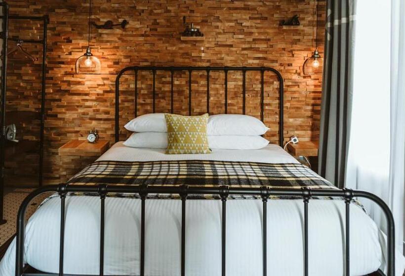 غرفة قياسية سرير كينج, The Grove