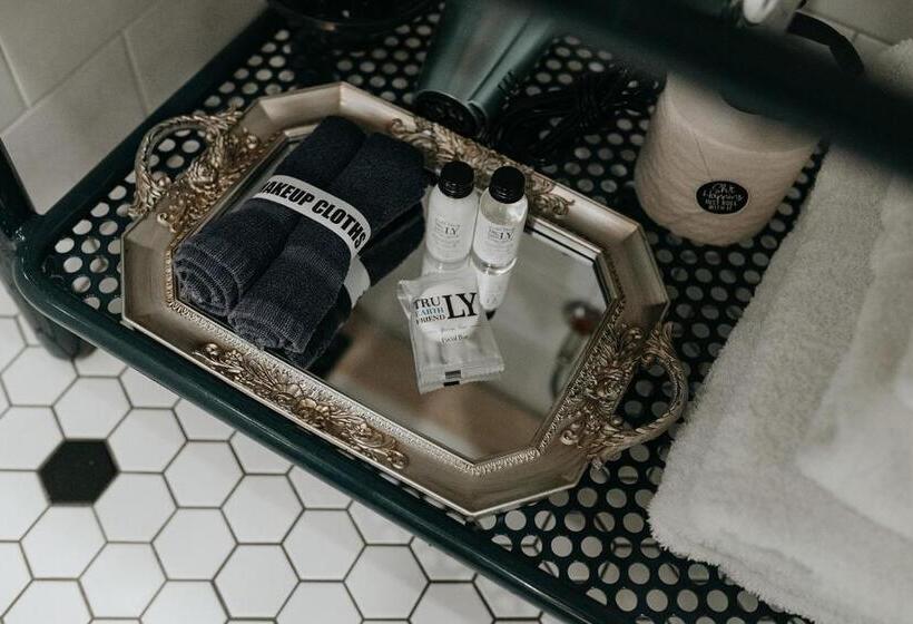 Номер Deluxe Кровать Кинг, The Grove