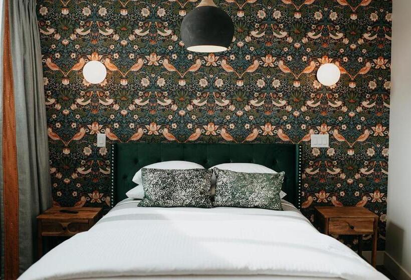 غرفة ديلوكس رباعية, The Grove