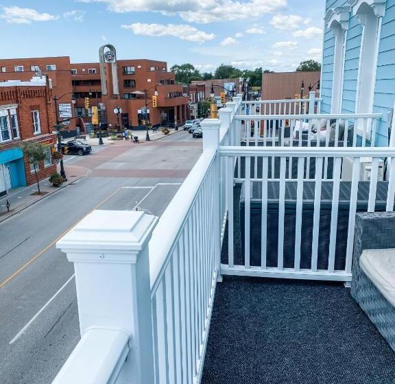 غرفة قياسية سرير كينج, The Grove