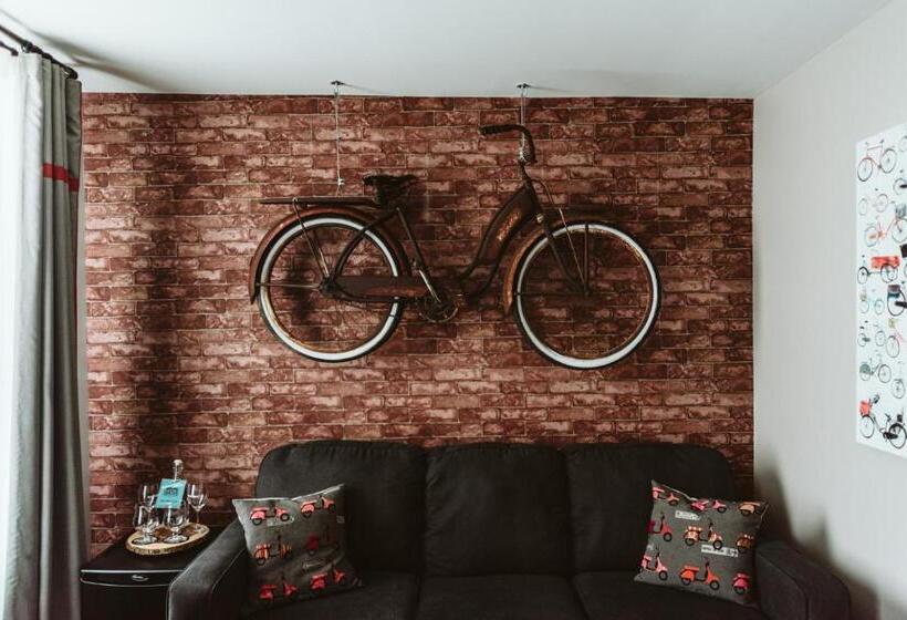 غرفة ديلوكس سرير كينج, The Grove