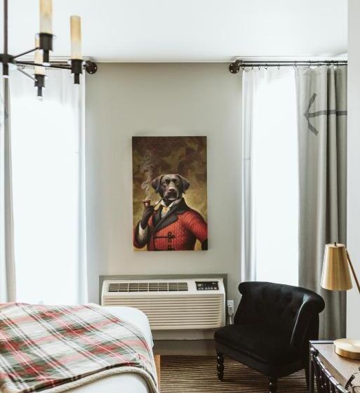 غرفة قياسية سرير كينج, The Grove