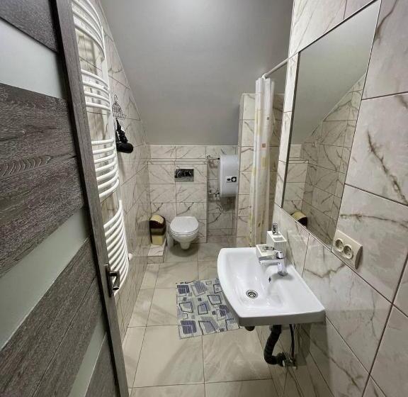 Habitació Triple Estàndard amb Balcó, лимонний дім