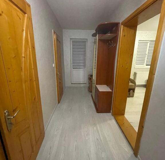 Family Room, лимонний дім