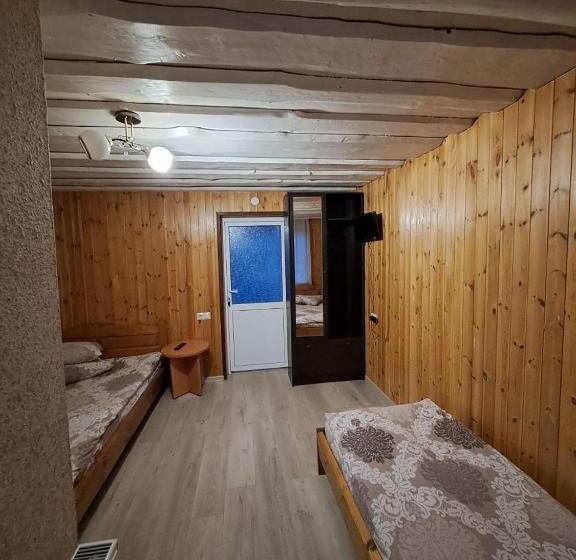 Номер Стандарт Трехместный, лимонний дім