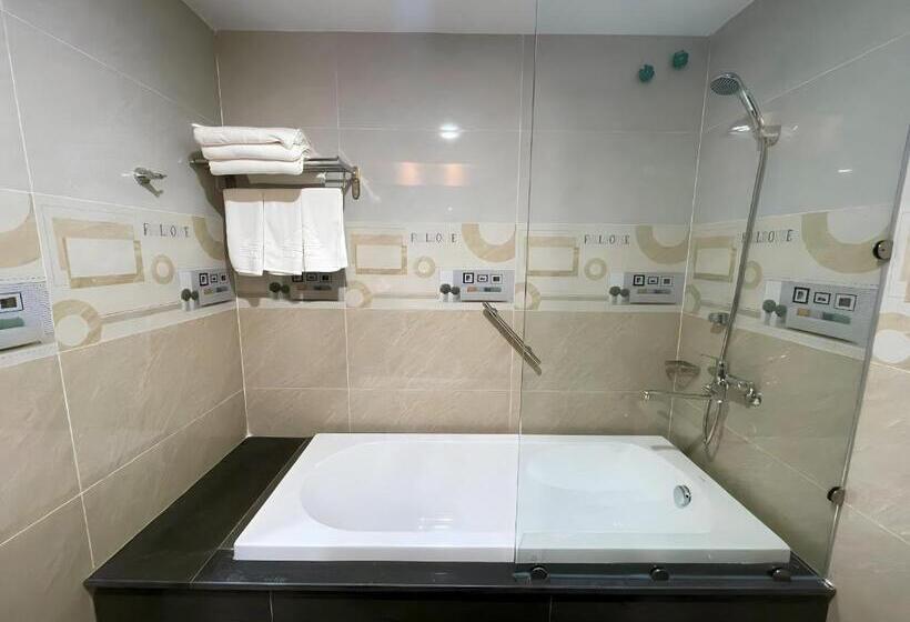 Suite Deluxe, Rex Hotel An Nhon