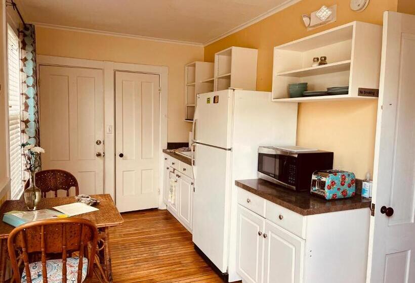 Студия Deluxe, Inn At Grasshopper Lane, Studio 1