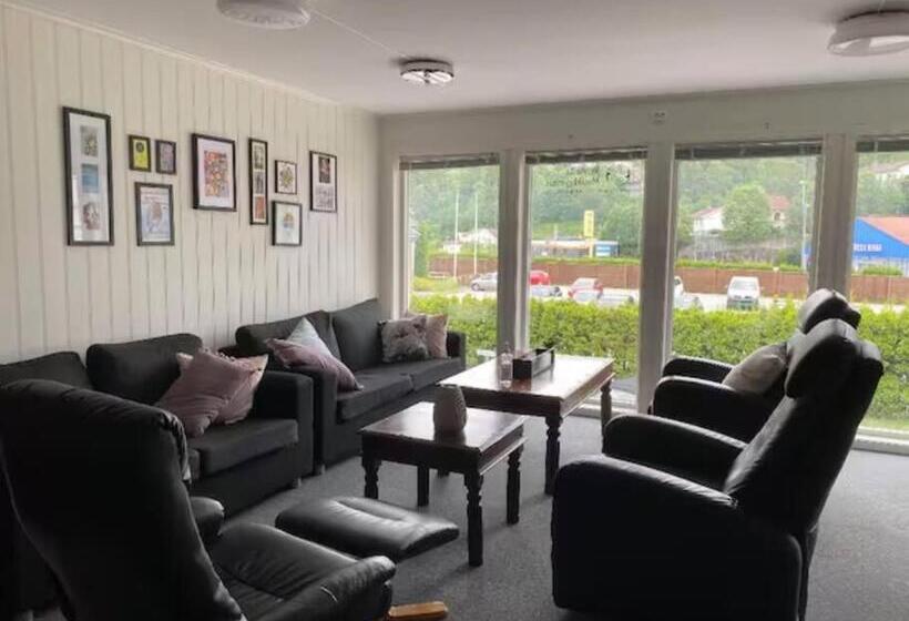 Pokój Standard Jednoosobowy, Single Room With Shared Spaces