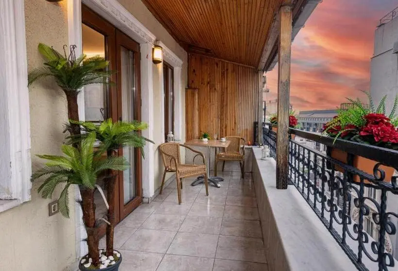 سوییت جونیور با بالکن, Linnga Hotel & Suite