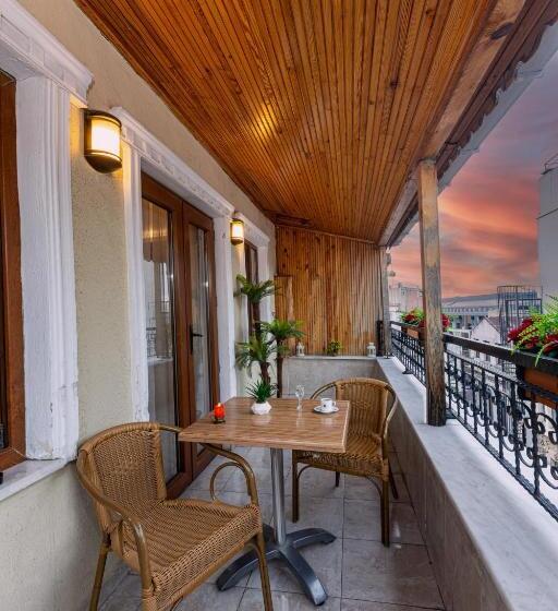 جناح جونيور مزوَّد بشرفة, Linnga Hotel & Suite