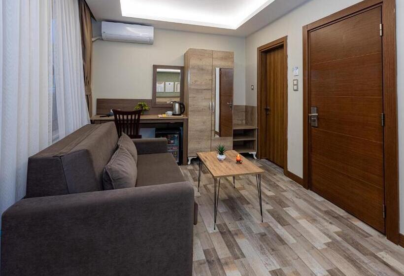 سوییت جونیور با بالکن, Linnga Hotel & Suite
