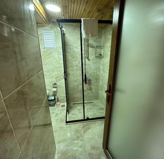 غرفة قياسية ثلاثية, Linnga Hotel & Suite