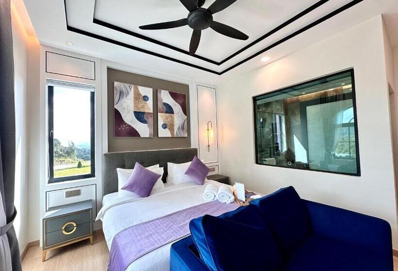 غرفة قياسية, Cameron Lavender Mansion By Play