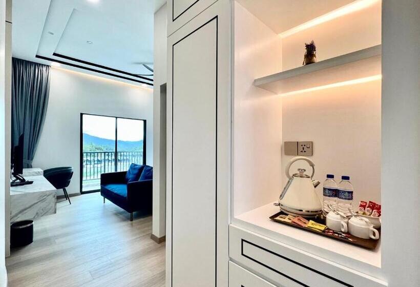 غرفة قياسية مزوَّدة بشُرفة, Cameron Lavender Mansion By Play