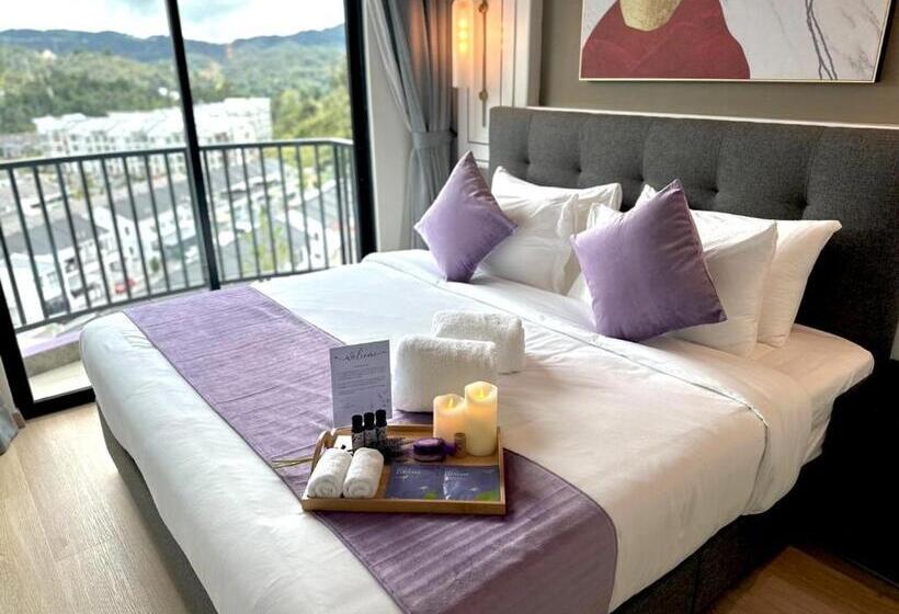 غرفة ديلوكس مزودة بشرفة, Cameron Lavender Mansion By Play