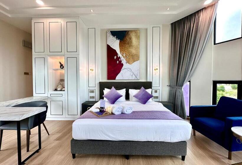 جناح جونيور, Cameron Lavender Mansion By Play