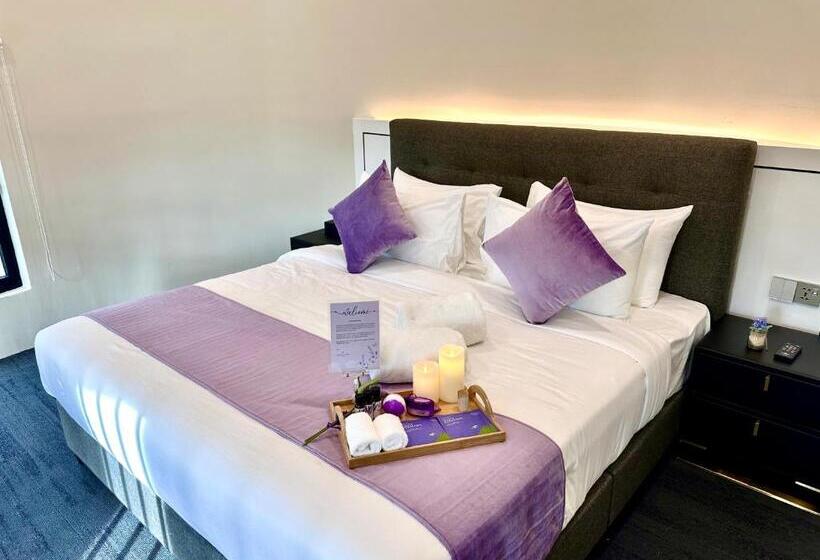 جناح إدارى, Cameron Lavender Mansion By Play