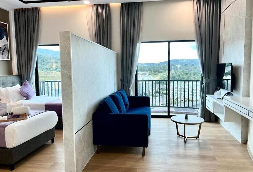 غرفة ديلوكس مزودة بشرفة, Cameron Lavender Mansion By Play