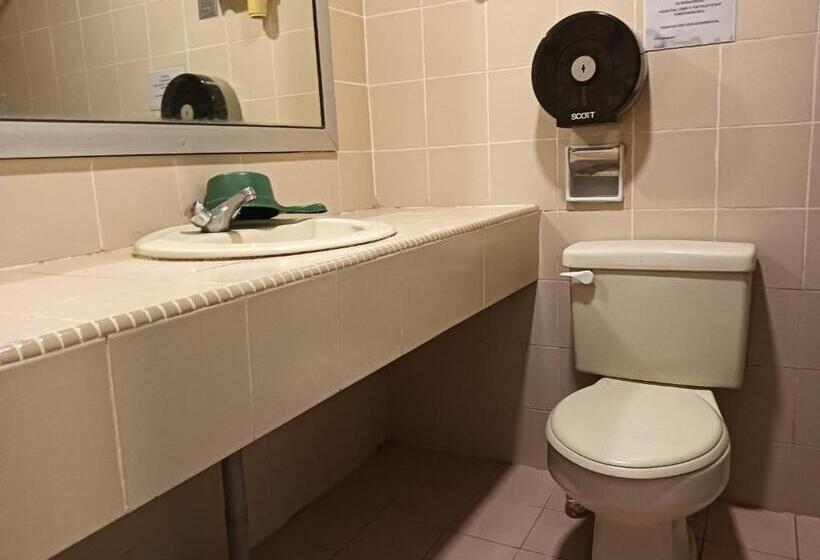 Aile Süiti, Oyo 90860 Wawasan Inn