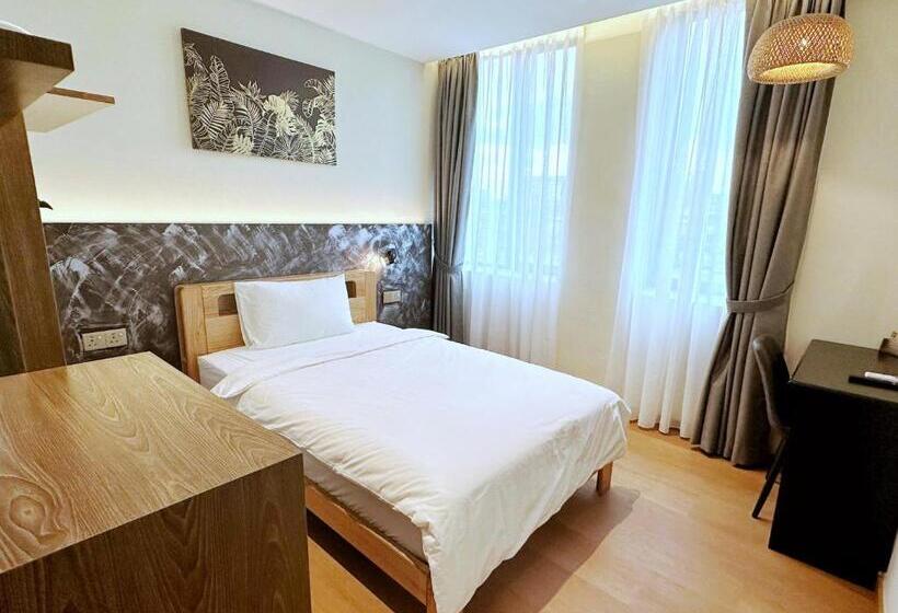 豪华单人间, The Borneo