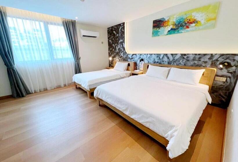 豪华三人间, The Borneo