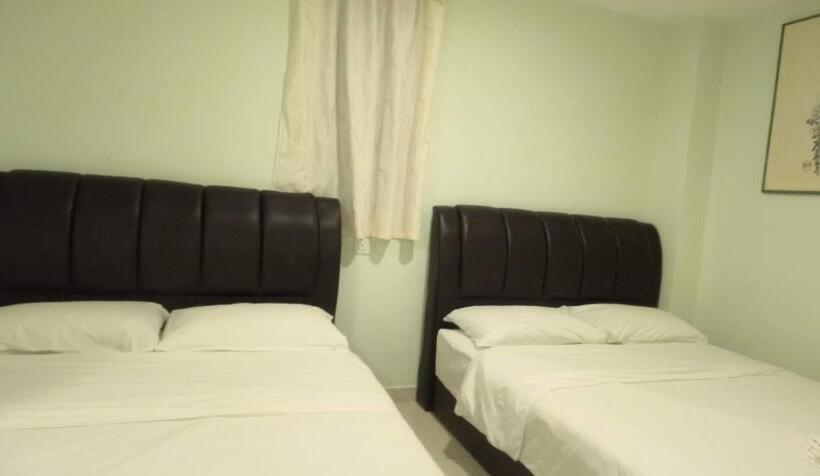 Standard Quadruple Room, The Glorious Straits